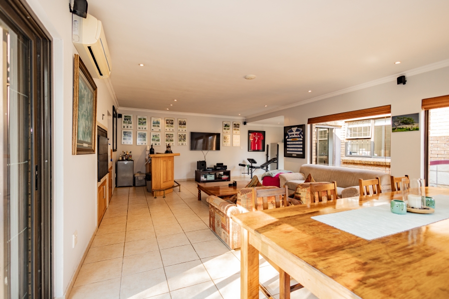 4 Bedroom Property for Sale in Kenridge Heights Western Cape